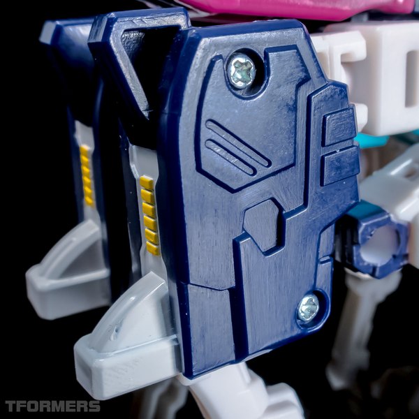 TFormers Titans Return Gallery   Siege On Cybertron Pounce 22 (22 of 92)